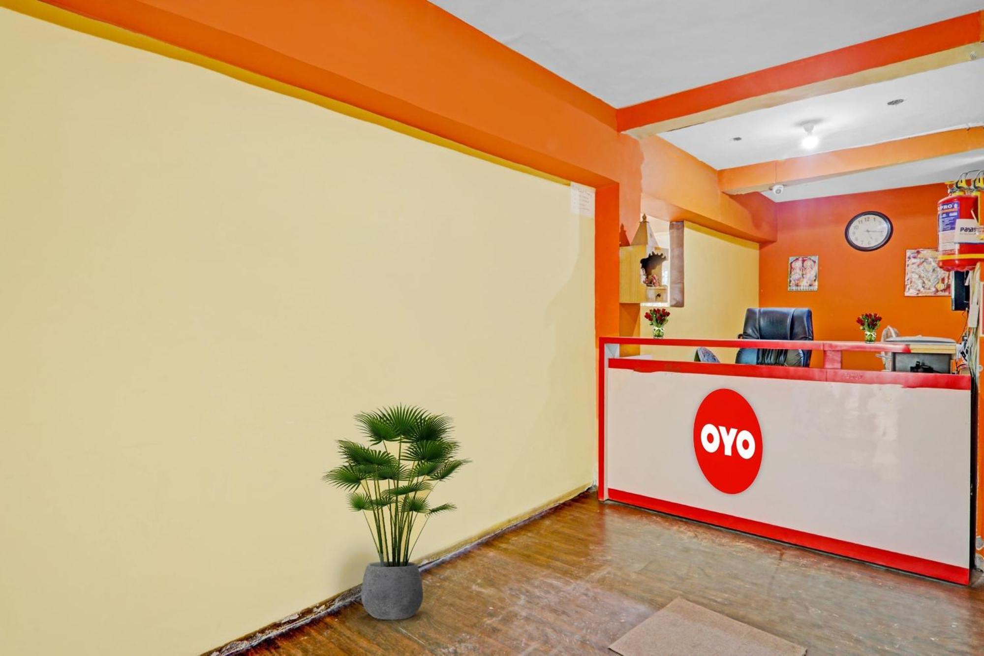 Hotel O J.D Palace Chinhat Bagian luar foto