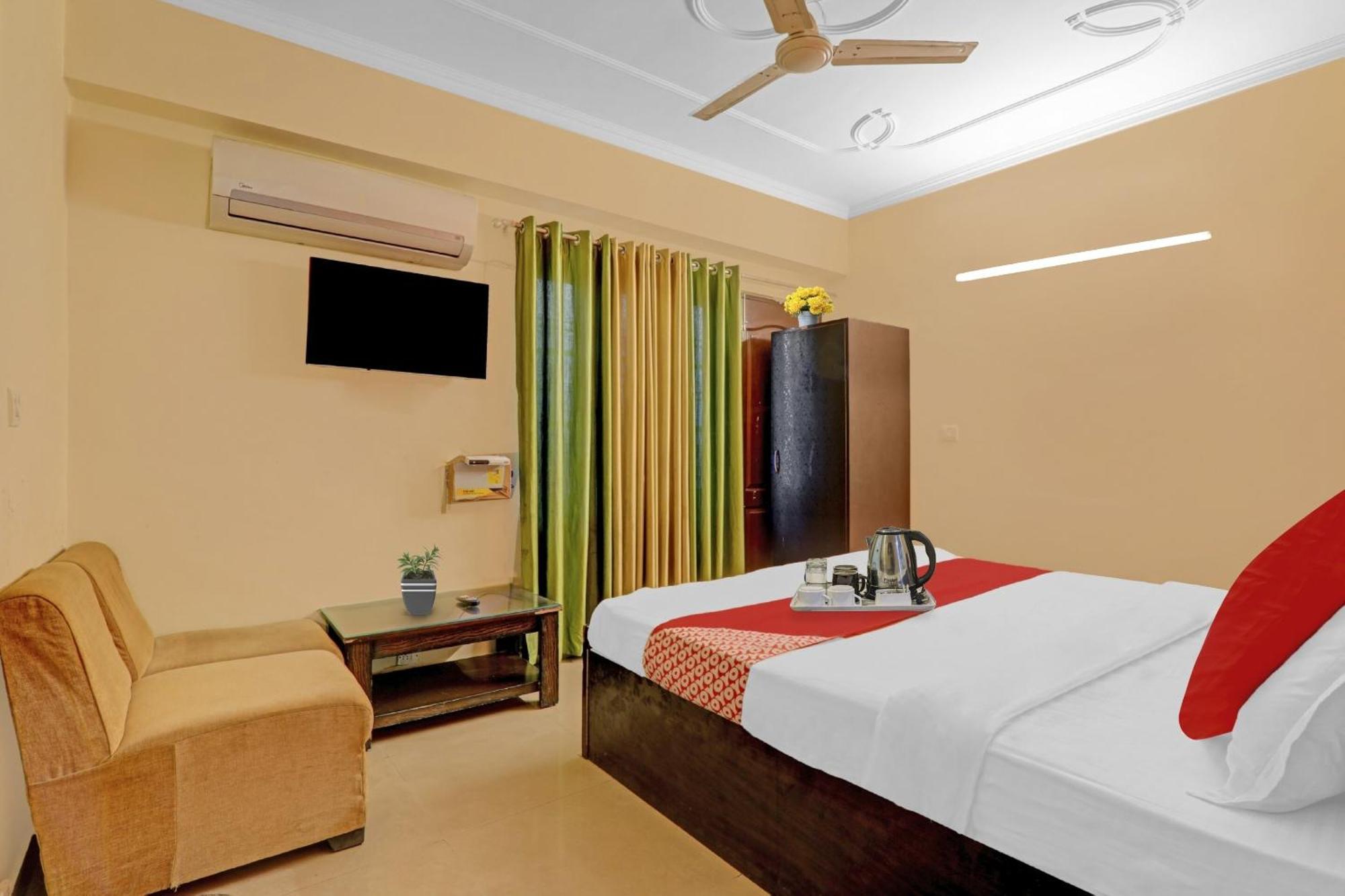 Hotel O J.D Palace Chinhat Bagian luar foto
